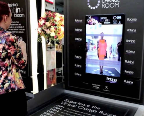 Augmented-Reality-Mirror-in-Store-Showing-Catalog-495x400