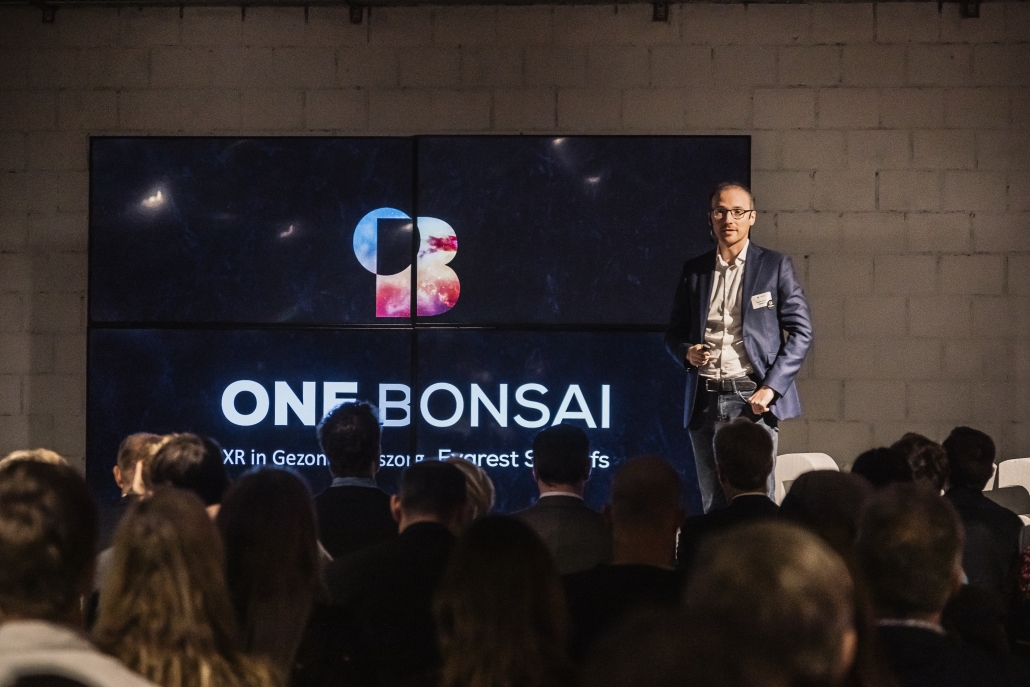 Evarest schoofs presenting for OneBonsai at in4care
